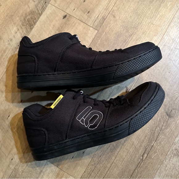 Adidas FreeRider PrimeBlue Canvas Mountain Bike Shoes - Picture 5 of 10